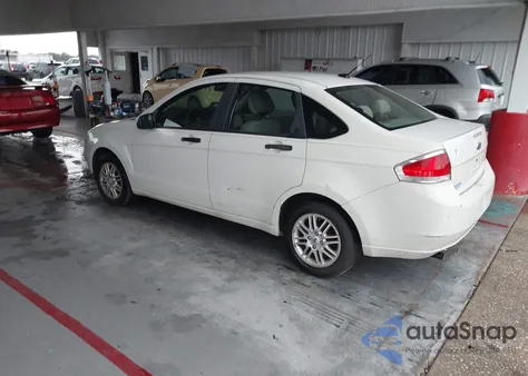 2009 Ford Focus Se z USA, uszkodzony, nr VIN 1FAHP35NX9W230844